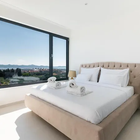 Luxury With A Swimming Pool - 21615 Zadar