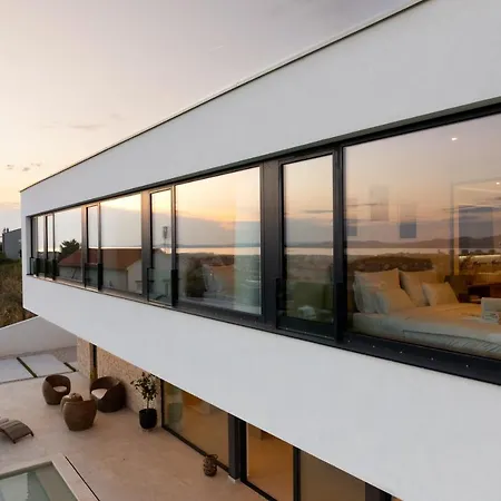 Villa Luxury With A Swimming Pool - 21615